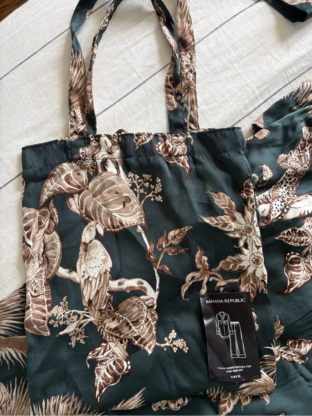 BR Jungle Print Satin Long Sleeve Pajama Set - Picture 5 of 7